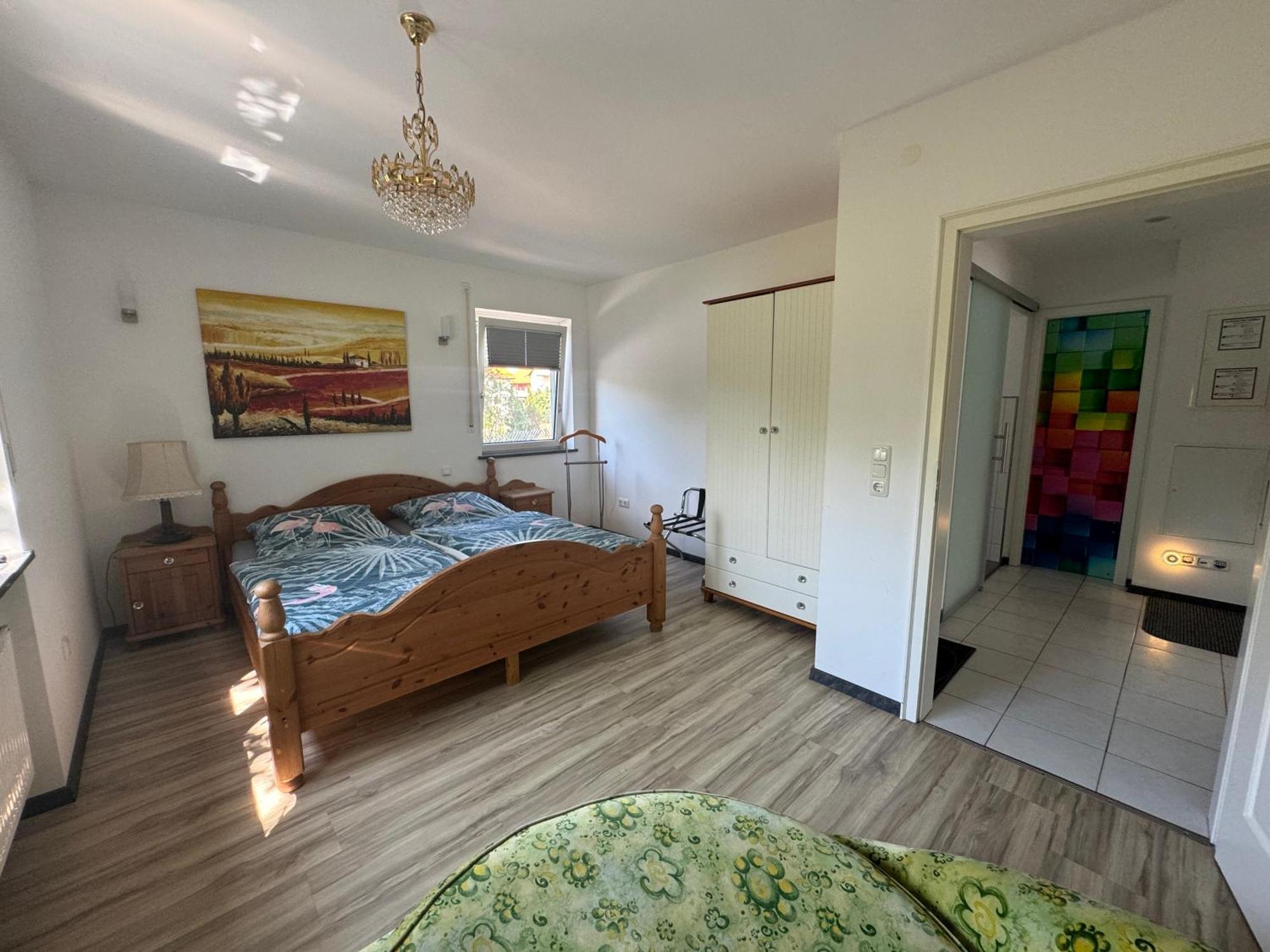 B&B'S Im Aischgrund Adelsdorf Exterior photo